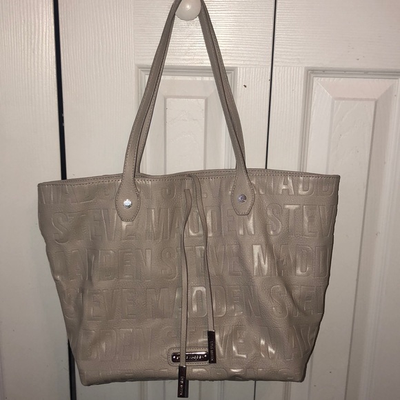 Steve Madden Handbags - STEVE MADDEN TOTE